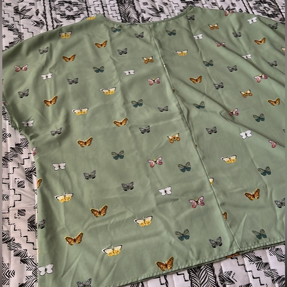 Emery Rose Butterflies Top Blouse Size 5XL - Picture 7 of 12